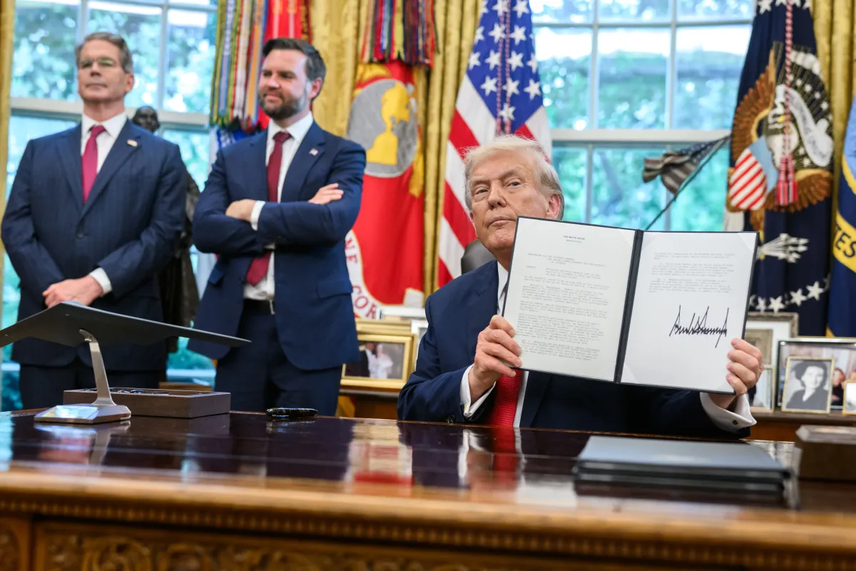 美國製造優先！川普高關稅劍指卡車25%關稅、巴士10%關稅